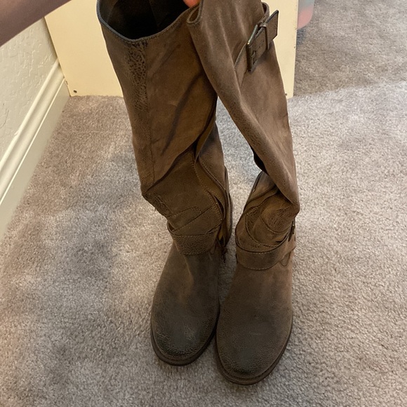 Crown Vintage distressed boots - Picture 2 of 2